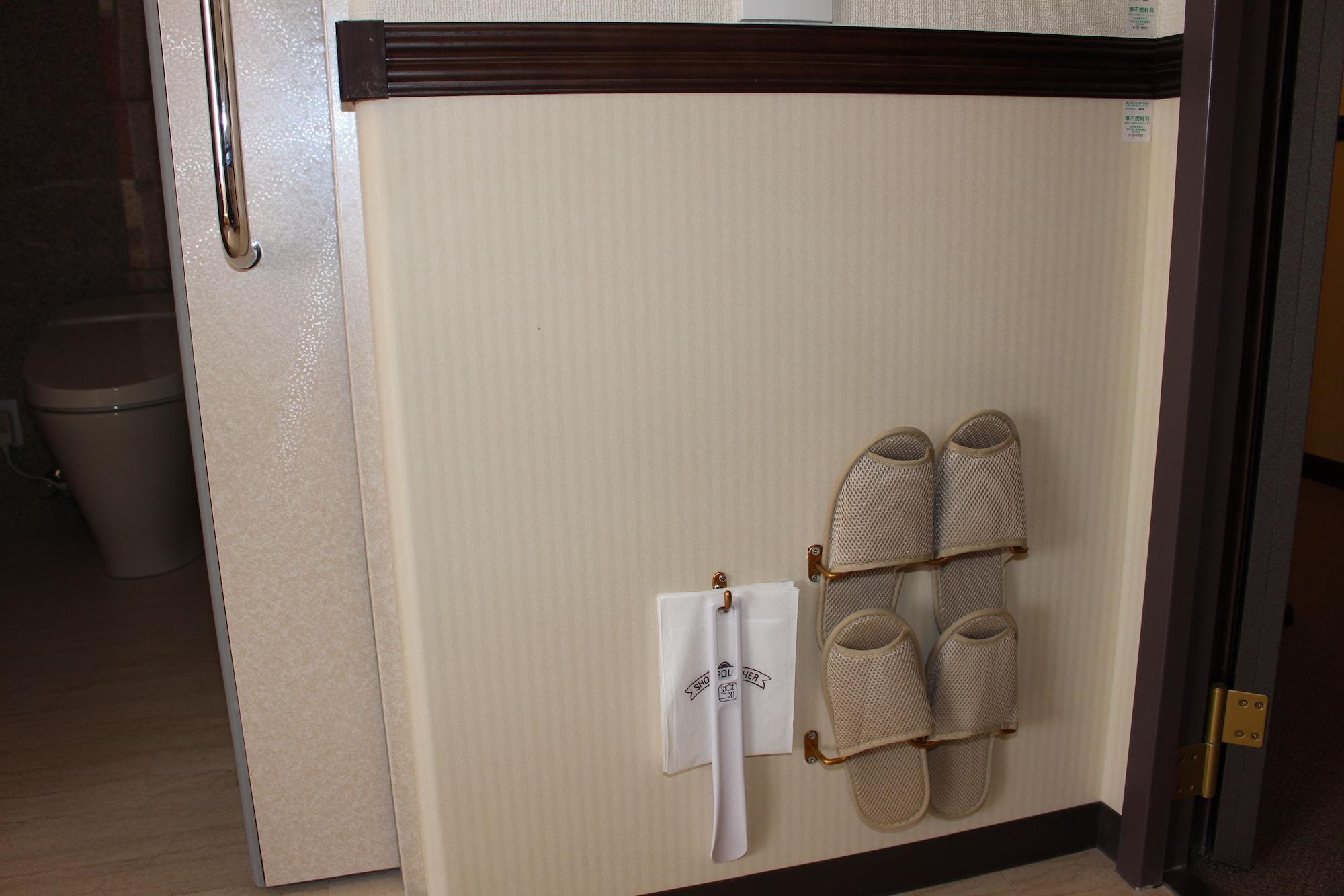 Toyoko Inn Takamatsu Hyogomachi Exterior foto