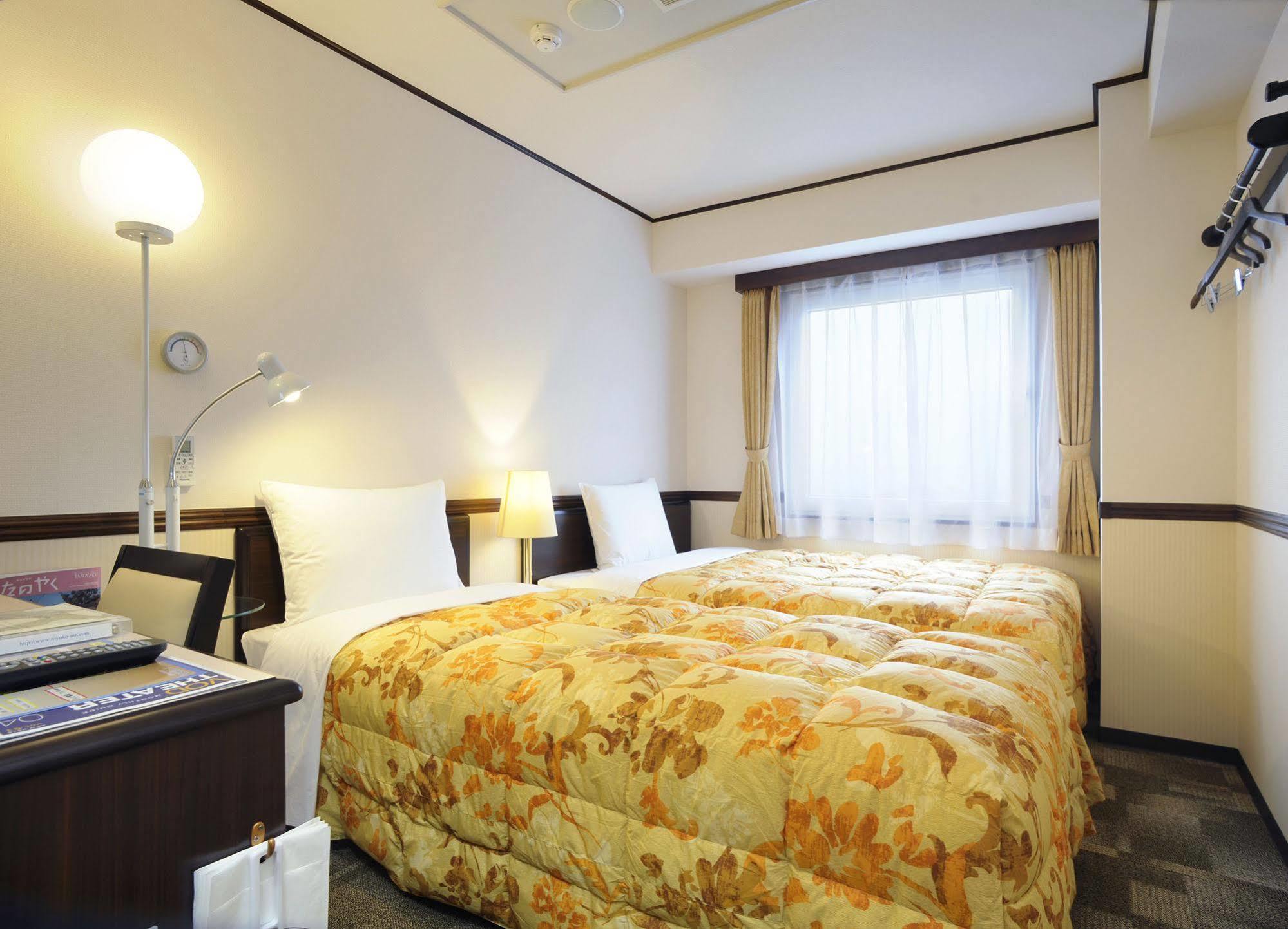 Toyoko Inn Takamatsu Hyogomachi Exterior foto