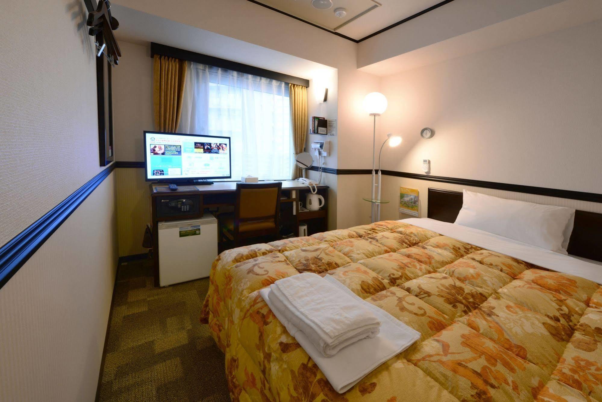 Toyoko Inn Takamatsu Hyogomachi Exterior foto