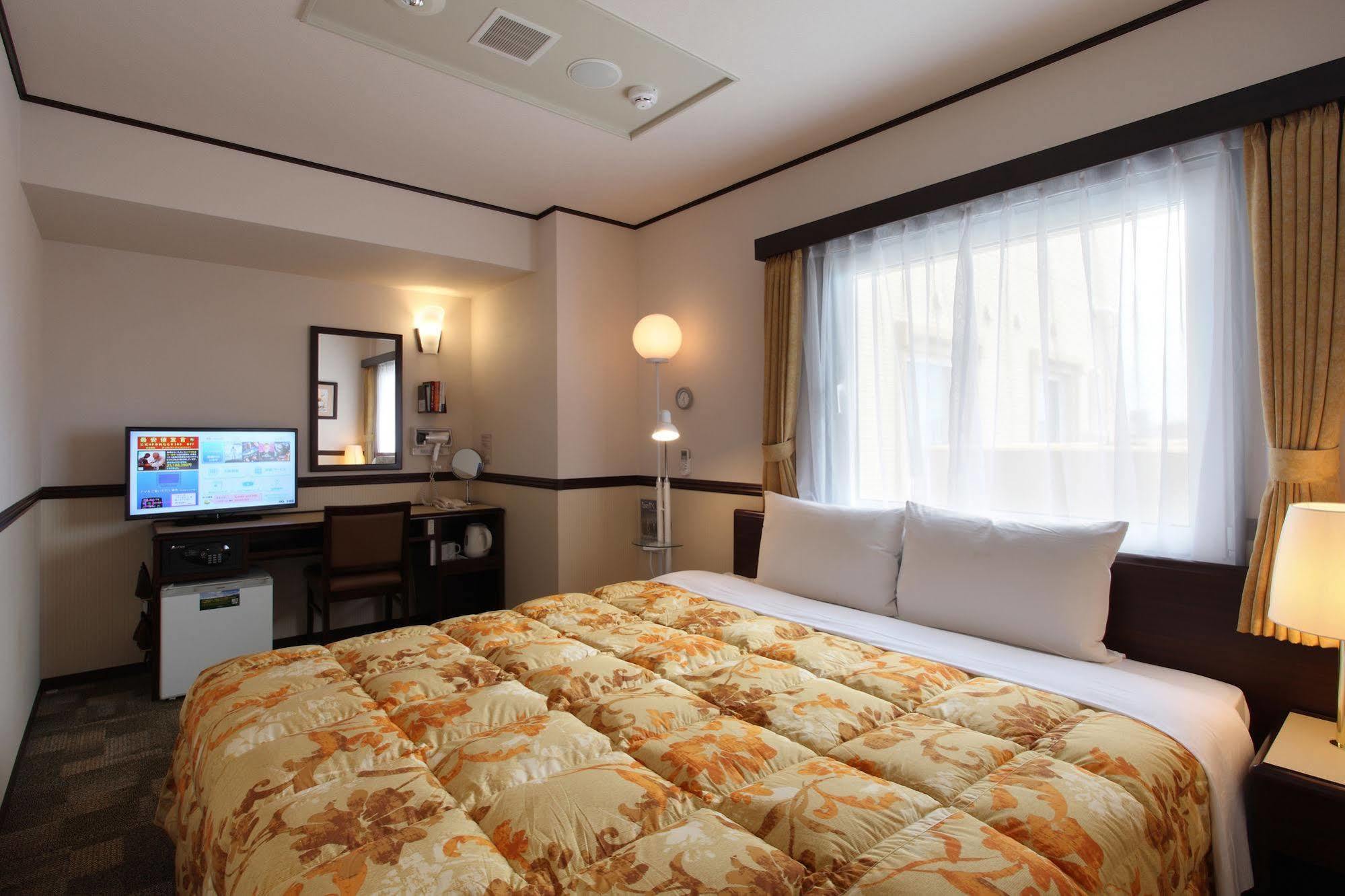 Toyoko Inn Takamatsu Hyogomachi Exterior foto
